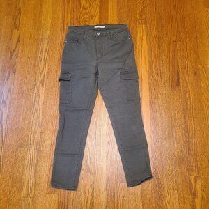 Levi's Women's 721 Skinny Cargo Ankle Jeans Color Military Green Size 29